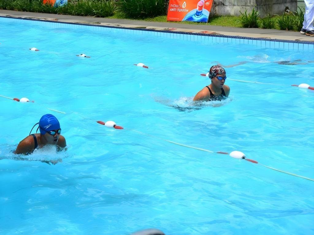 Augusta Sukabumi Hotel Экстерьер фото