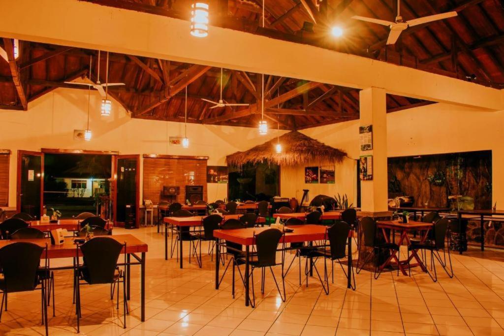 Augusta Sukabumi Hotel Экстерьер фото
