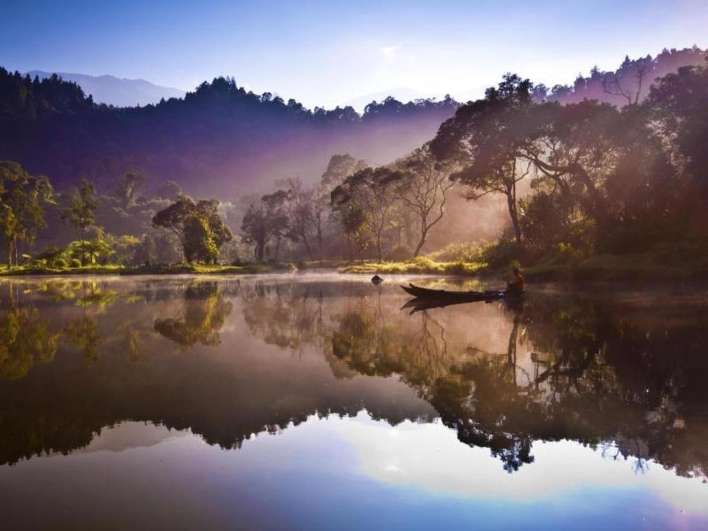 Augusta Sukabumi Hotel Экстерьер фото