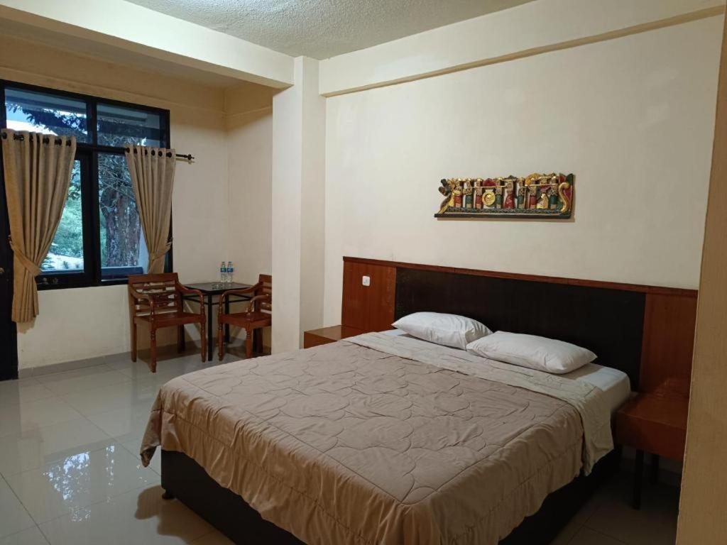Augusta Sukabumi Hotel Экстерьер фото